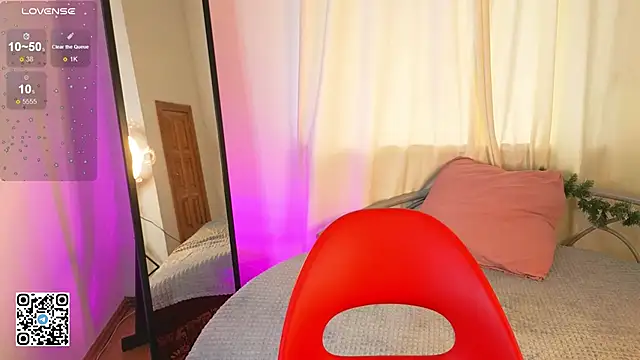 Snapshot of mon_lola chatting on 01-18-25, 09:24 mon lola online show from 01-18-25, 09:24