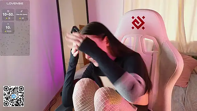 Snapshot of mon_lola chatting on 01-21-25, 09:35 mon lola online show from 01-21-25, 09:35