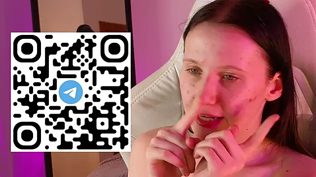 Snapshot of mon_lola chatting on 01-22-25, 06:20 mon lola online show from 01-22-25, 06:20