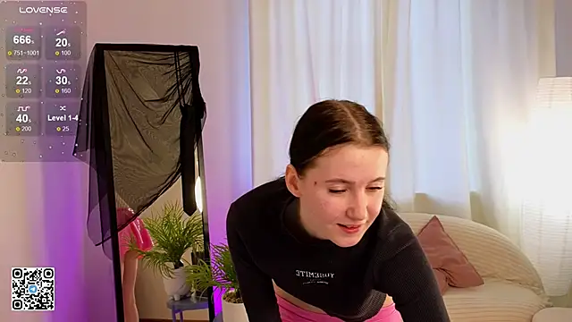 Snapshot of mon_lola chatting on 02-10-25, 06:31 mon lola online show from 02-10-25, 06:31