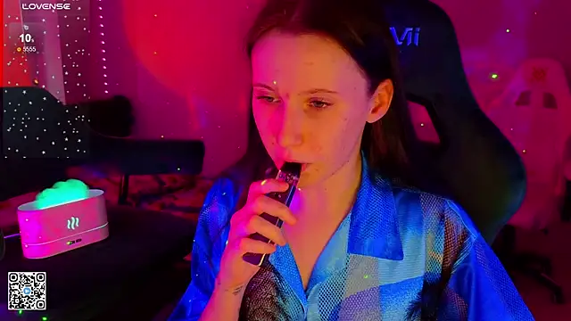 Snapshot of mon_lola chatting on 03-06-25, 11:14 mon lola online show from 03-06-25, 11:14