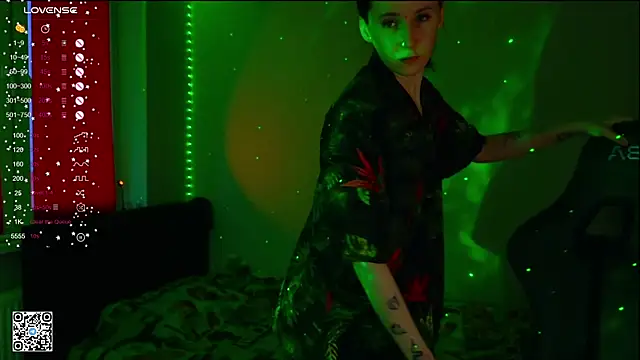 Snapshot of mon_lola chatting on 03-11-25, 06:43 mon lola online show from 03-11-25, 06:43