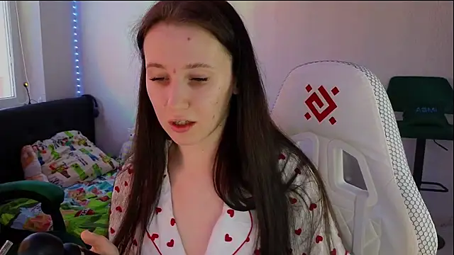 Snapshot of mon_lola chatting on 03-14-25, 02:19 mon lola online show from 03-14-25, 02:19