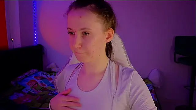 Snapshot of mon_lola chatting on 03-15-25, 02:34 mon lola online show from 03-15-25, 02:34