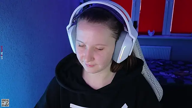 Snapshot of mon_lola chatting on 10-09-25, 01:09 mon lola online show from 10-09-25, 01:09