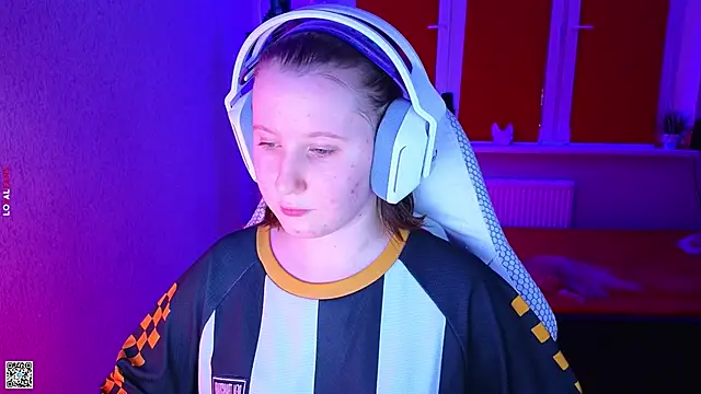 Snapshot of mon_lola chatting on 11-07-25, 03:01 mon lola online show from 11-07-25, 03:01