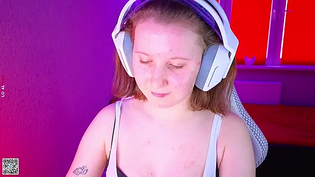 Snapshot of mon_lola chatting on 11-19-25, 07:08 mon lola online show from 11-19-25, 07:08