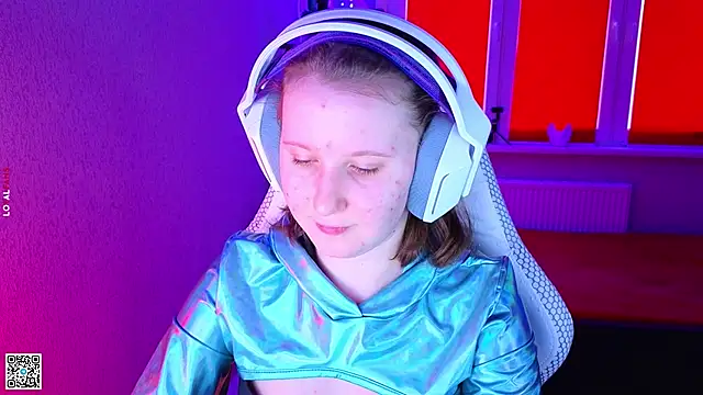 Snapshot of mon_lola chatting on 11-26-25, 10:16 mon lola online show from 11-26-25, 10:16