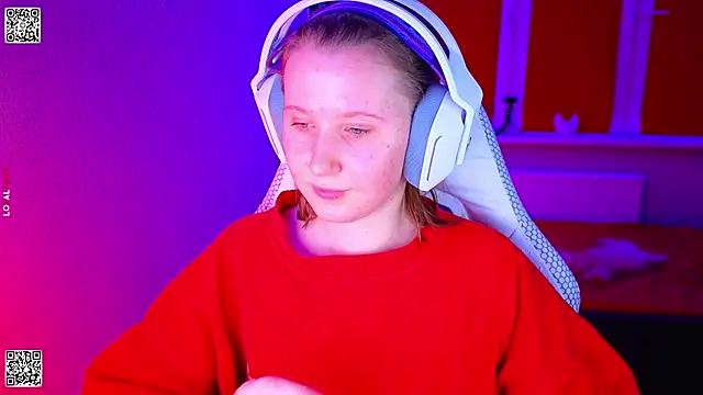 Snapshot of mon_lola chatting on 12-02-25, 04:57 mon lola online show from 12-02-25, 04:57