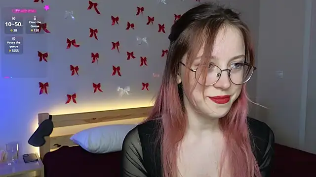 Snapshot of MaryBliss chatting on 03-11-25, 06:00 MaryBliss online show from 03-11-25, 06:00