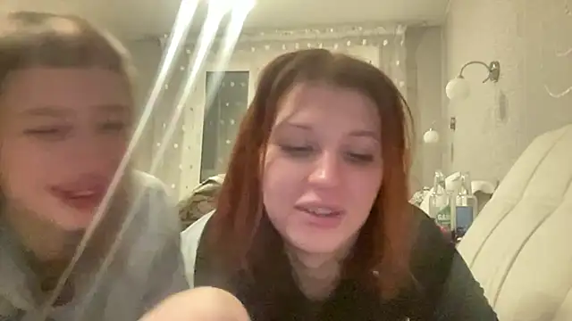 Gloryyaa online show from 10-18-25, 06:52