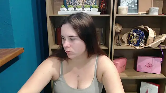 mini girly online show from 10-05-25, 12:25