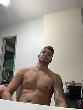 Snapshot of carvalhofelipe chatting on 03-17-25, 12:30 carvalhofelipe online show from 03-17-25, 12:30