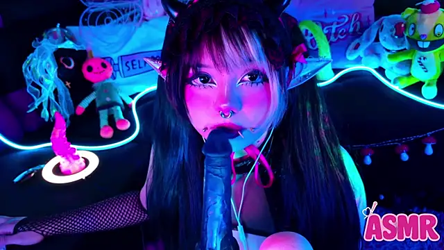 LaytonBox online show from 10-12-25, 02:16