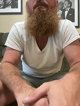 Snapshot of 32XRedBeard chatting on 06-27-26, 10:26 32XRedBeard online show from 06-27-26, 10:26