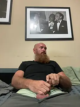Snapshot of 32XRedBeard chatting on 07-13-26, 12:52 32XRedBeard online show from 07-13-26, 12:52