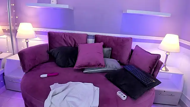 Snapshot of Emma_Walkerr_ chatting on 02-14-25, 01:02 Emma Walkerr online show from 02-14-25, 01:02