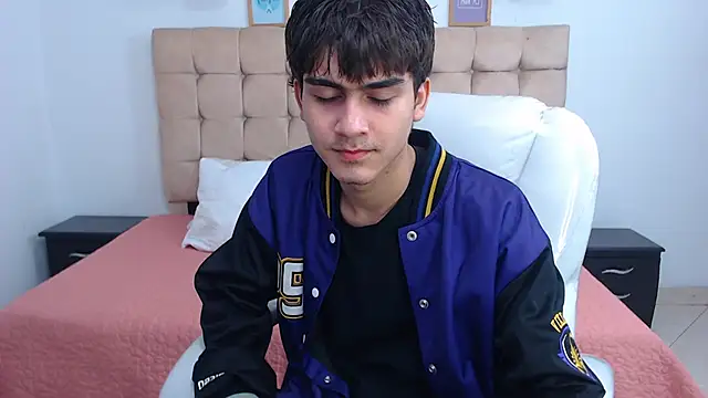 Tommy18   online show from 02-06-25, 06:29