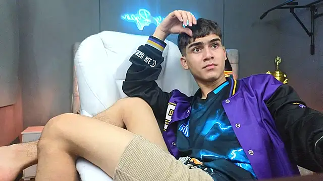 Tommy18   online show from 02-14-25, 09:34