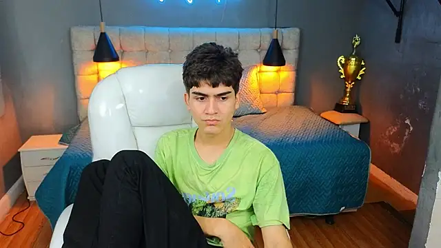 Tommy18   online show from 03-15-25, 11:19