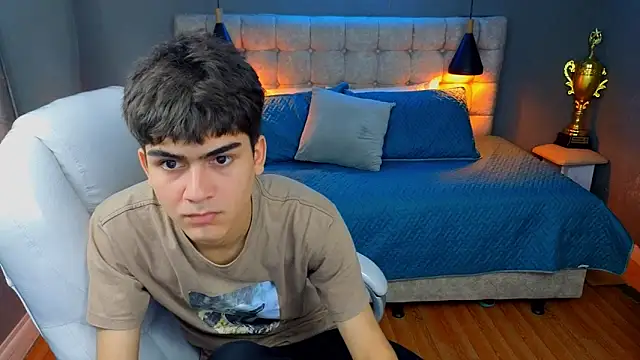 Tommy18   online show from 03-18-25, 07:41