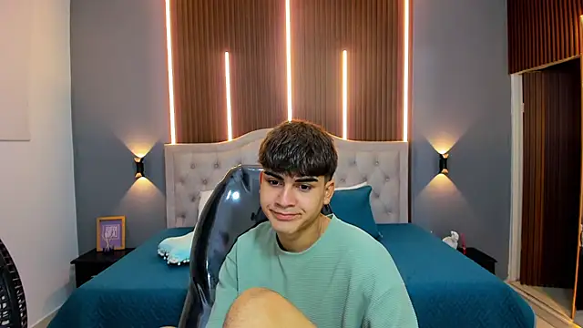 Tommy18   online show from 10-07-25, 03:25