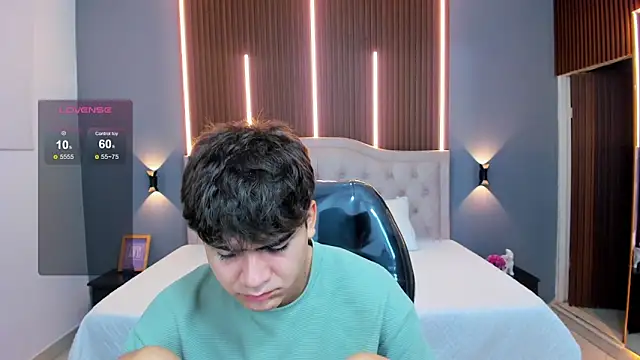 Tommy18   online show from 11-22-25, 03:38