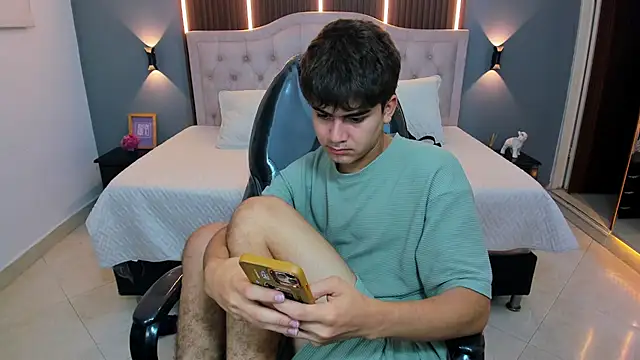 Tommy18   online show from 01-13-26, 03:34