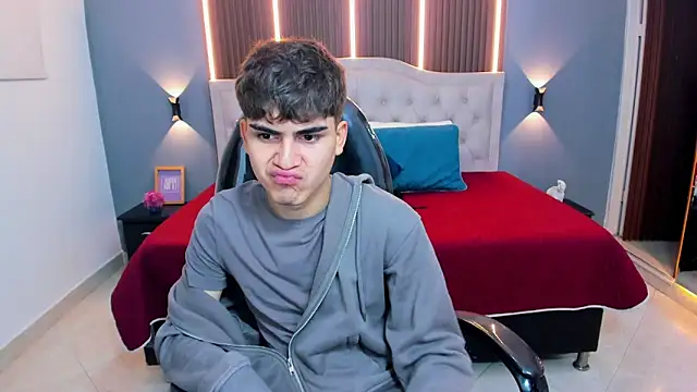 Tommy18   online show from 02-15-26, 03:36