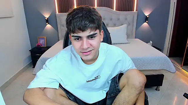 Tommy18   online show from 02-19-26, 03:24