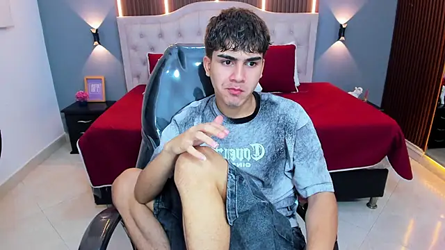 Snapshot of Tommy18__ chatting on 05-16-26, 03:25 Tommy18 online show from 05-16-26, 03:25
