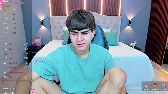 Snapshot of Tommy18__ chatting on 07-14-26, 03:33 Tommy18 online show from 07-14-26, 03:33
