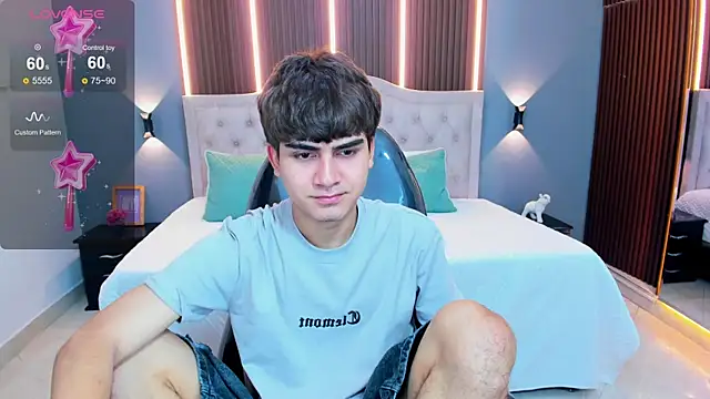Snapshot of Tommy18__ chatting on 07-16-26, 03:23 Tommy18 online show from 07-16-26, 03:23