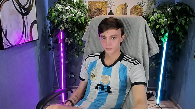 John Weasley online show from 10-18-25, 06:05