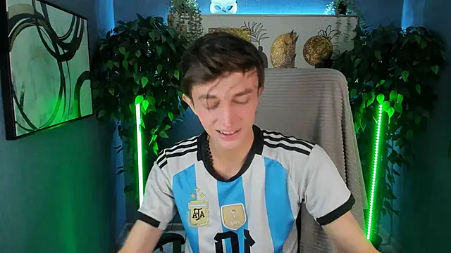 John Weasley online show from 11-12-25, 11:54