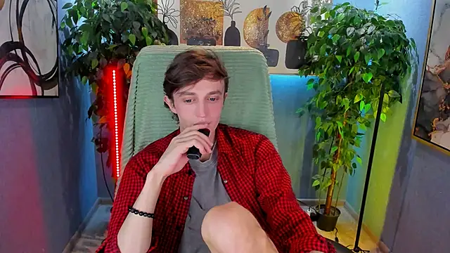 John Weasley online show from 12-18-25, 01:39