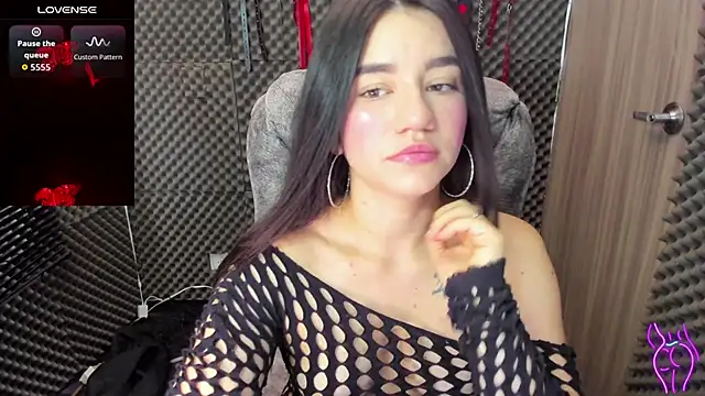 Snapshot of lilihot_ chatting on 10-25-25, 04:13 lilihot online show from 10-25-25, 04:13