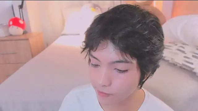 AllanYong18 online show from 02-25-26, 02:05