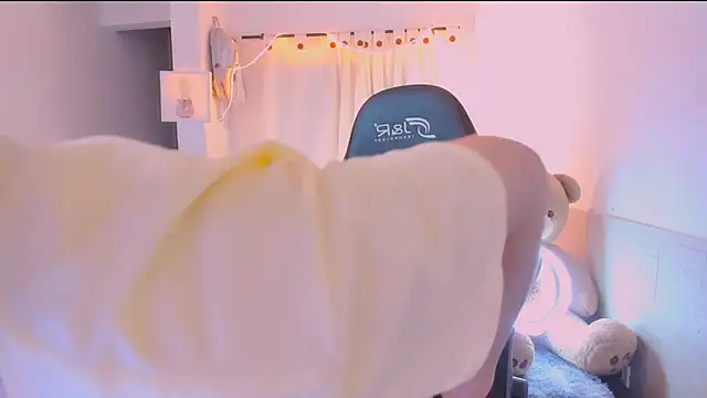 AllanYong18 online show from 04-14-26, 09:15