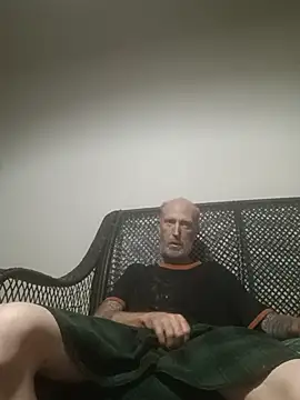 Snapshot of filthymind619 chatting on 05-17-26, 10:17 filthymind619 online show from 05-17-26, 10:17
