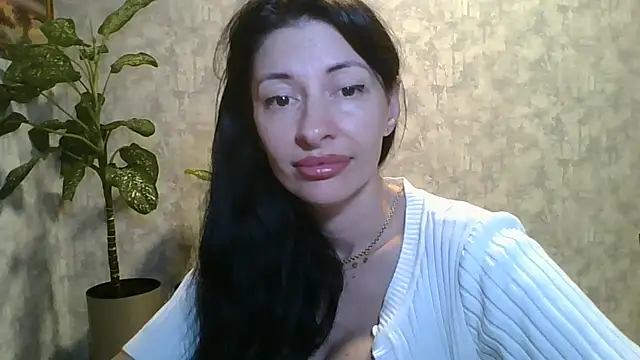 Snapshot of LissaBlossom chatting on 06-03-26, 02:33 LissaBlossom online show from 06-03-26, 02:33