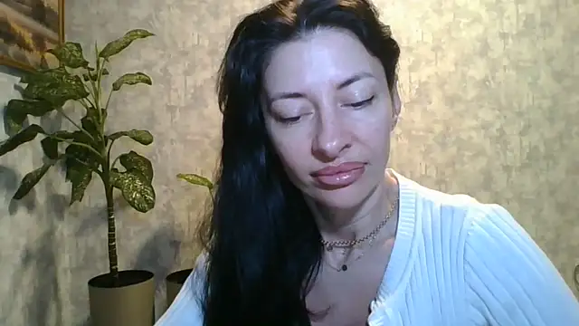 Snapshot of LissaBlossom chatting on 06-05-26, 03:02 LissaBlossom online show from 06-05-26, 03:02