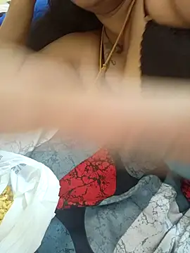 Snapshot of sriyazhini chatting on 02-16-25, 06:43 sriyazhini online show from 02-16-25, 06:43