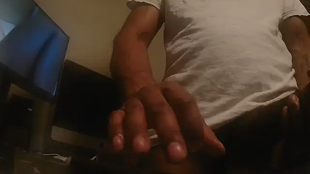 Snapshot of MrDaddyBbSnake chatting on 04-20-26, 04:48 MrDaddyBbSnake online show from 04-20-26, 04:48