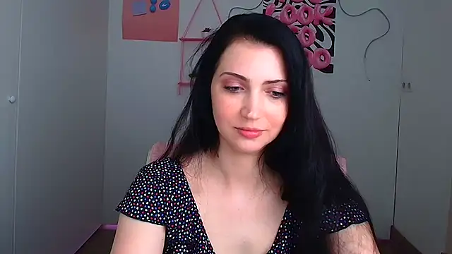 Snapshot of Amalia_amor chatting on 05-19-26, 12:00 Amalia amor online show from 05-19-26, 12:00