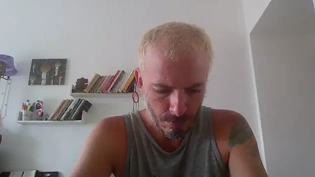 Snapshot of xtrppyx chatting on 09-29-25, 11:15 xtrppyx online show from 09-29-25, 11:15