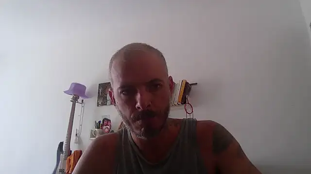 Snapshot of xtrppyx chatting on 10-17-25, 11:46 xtrppyx online show from 10-17-25, 11:46