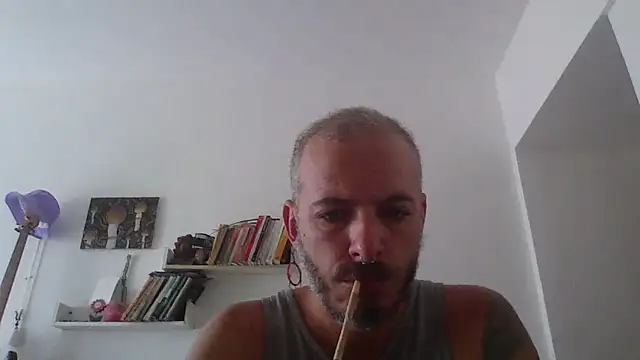 Snapshot of xtrppyx chatting on 10-28-25, 11:03 xtrppyx online show from 10-28-25, 11:03