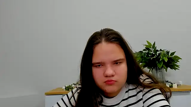 AdeleCruz online show from 02-04-25, 08:24