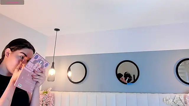 chelsea bolton  online show from 04-04-26, 12:13